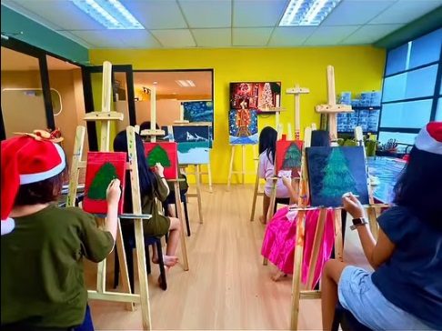 Festive painting workshop at the studio